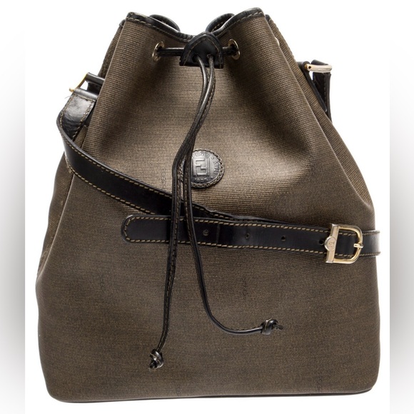 Fendi Vintage Bucket Bag✨ gorgeous💕 - Picture 2 of 15